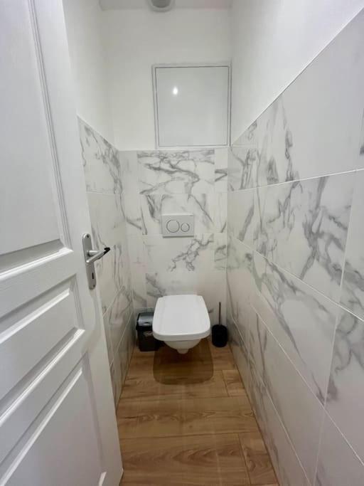 T2 Renove A 15 Min De Lyon Apartment Pierre-Bénite Exterior photo